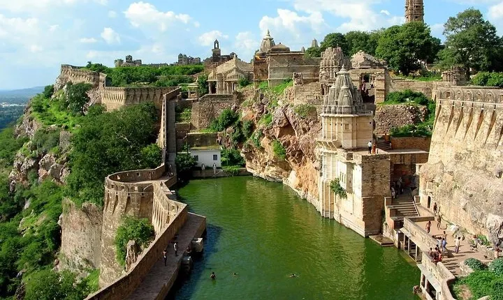 Guided Chittorgarh Fort Day Tour from Udaipur With Lunch