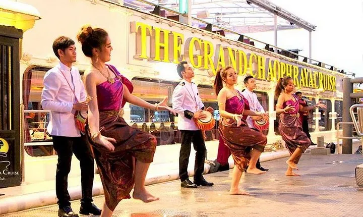 The Chaophraya Cruise : LUXURY 5 STAR Dinner Cruise on Chaophraya River