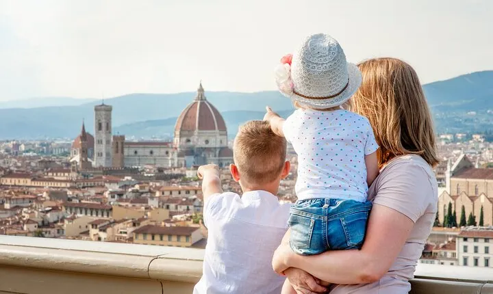 Family Tour of Florence’s Old Town and da Vinci Museum