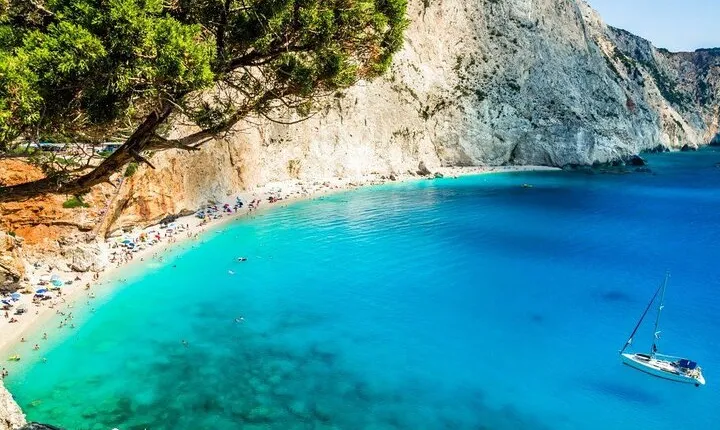 4 Day Peloponnese Private Tour: Kalavrita Naupaktos and Lefkada