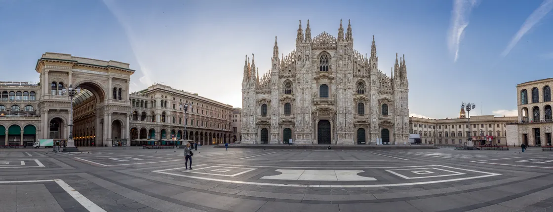 Self guided tour with interactive city game of Milan