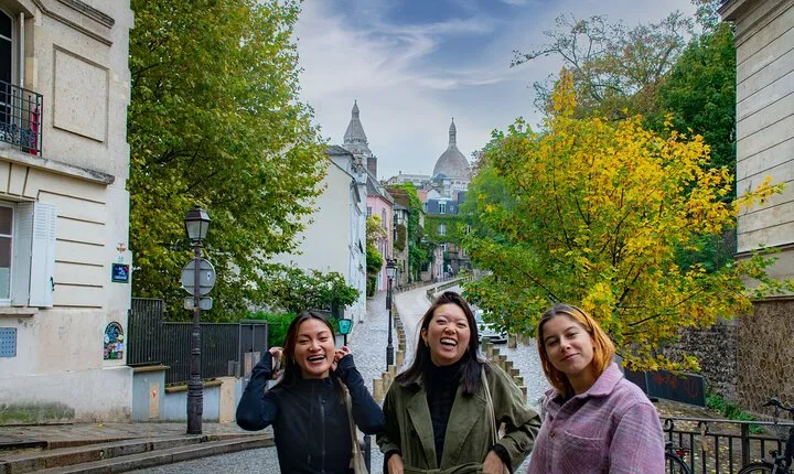 Paris Montmartre Walking Tour: Art & Rebel Legacy - Small Group