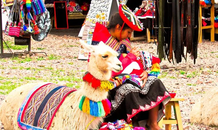 Sacred Valley of the Incas Guided Tour with Buffet Lunch