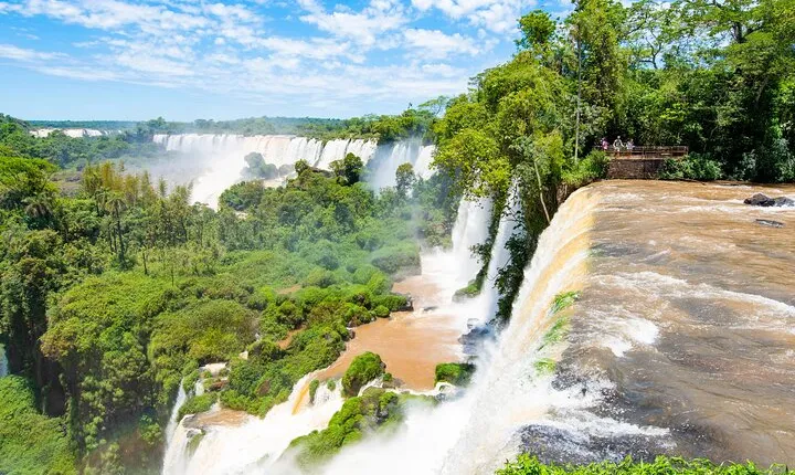 Iguazú Experience in 2 days: Argentine and Brazilian Falls