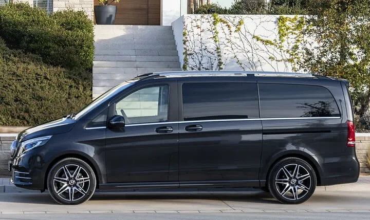 Departure Transfer: London to Southampton Port by Luxury Van