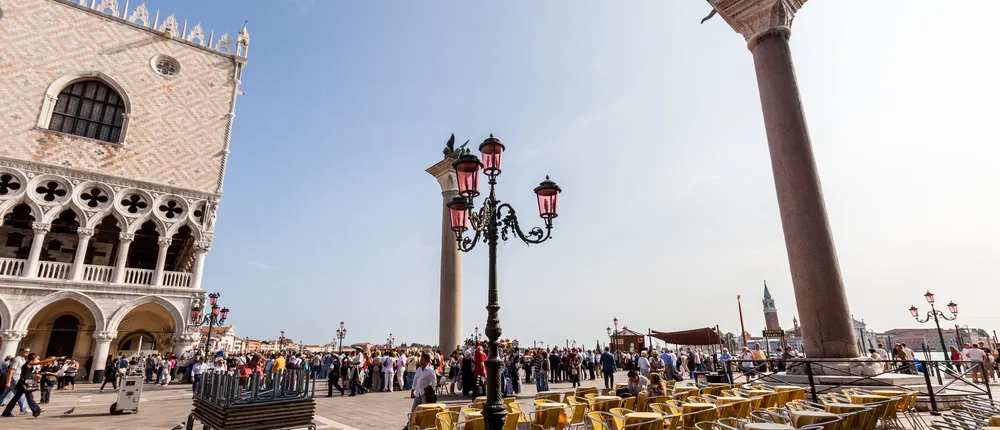 Absolute Venice: walking tour, St Mark's Basilica and Doge's Palace from Venice