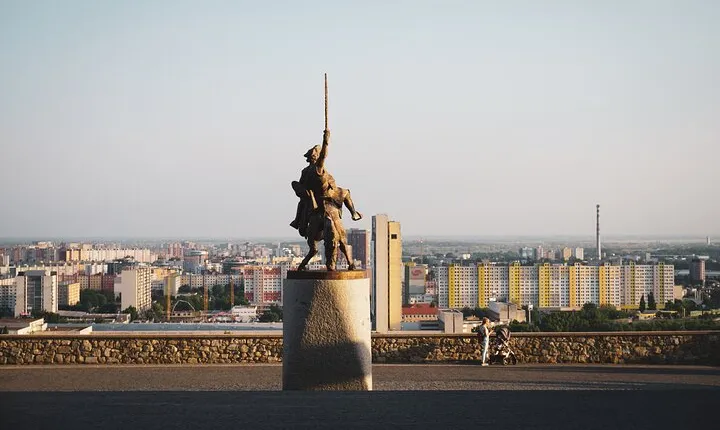 Explore Bratislava in 60 minutes with a Local