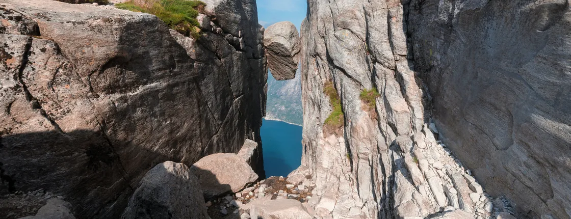 Guided hike to Kjerag and Kjeragbolten