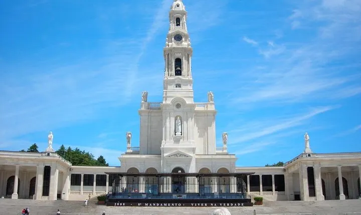 Fatima, Nazare & Obidos Full Day Tour