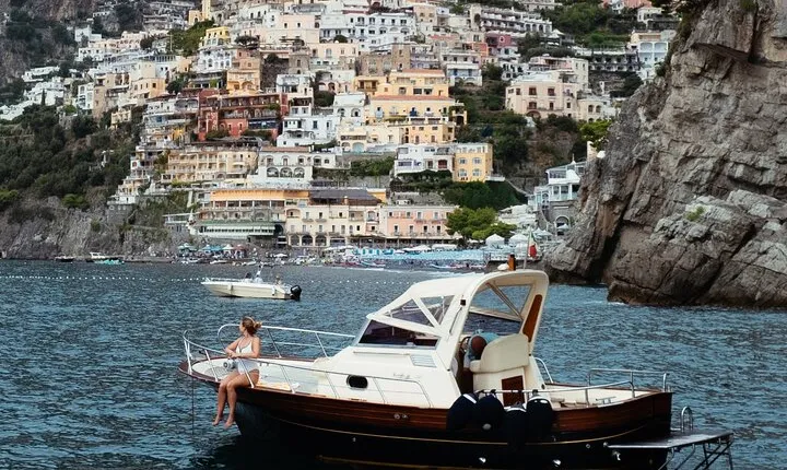Private Boat Tour Along the Amalfi Coast from Positano