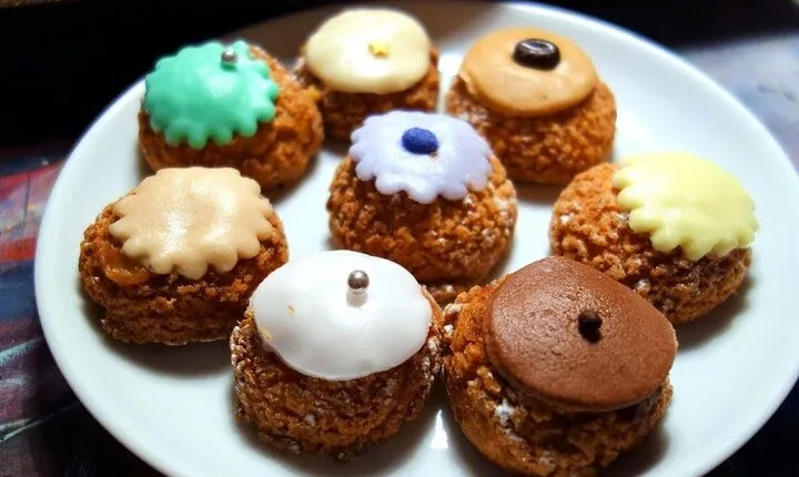 Discover the Hidden Pastries of the Latin Quarter with guide