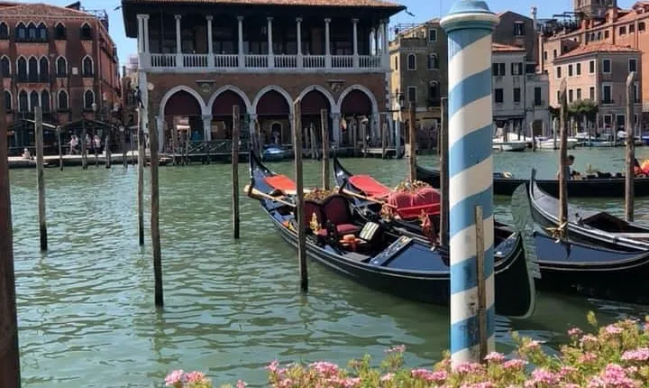 Venice Through a Local’s Eyes: Private Water Taxi & Walking Tour