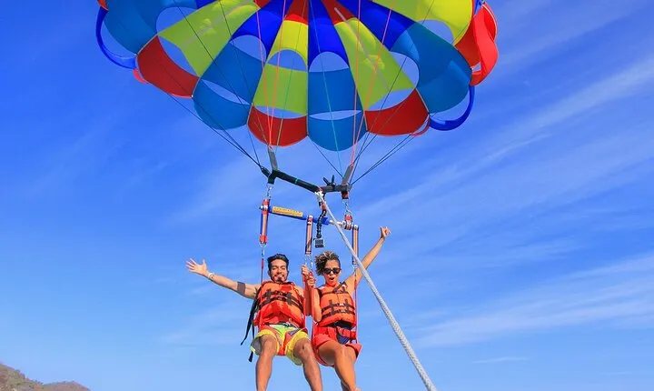 15 Minutes Parasailing in Punta Cana