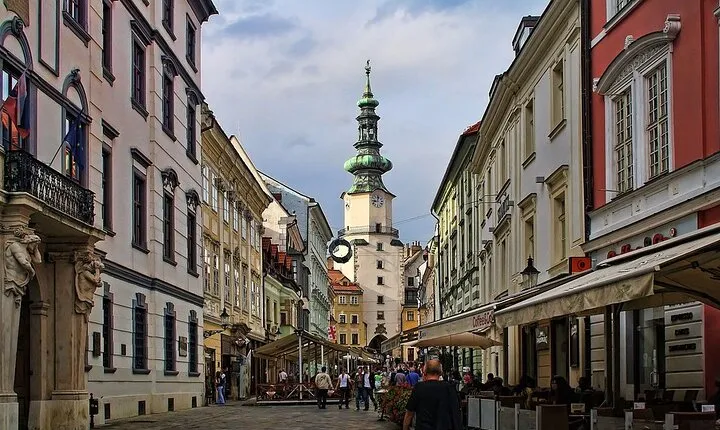 Private 2-hour Walking Tour of Bratislava with official tour guide