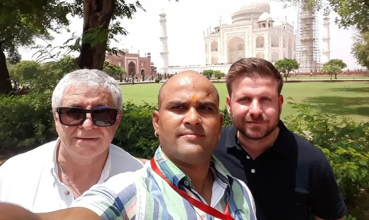 Taj Mahal Tour by Gatimaan Express Train