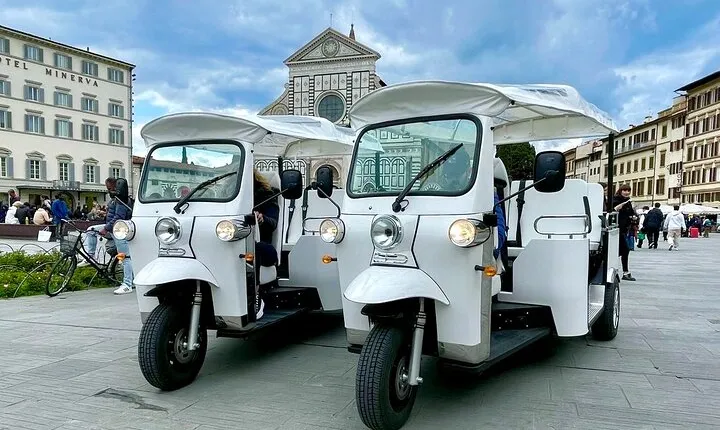 Private Tour with Golf Car and Tuk Tuk in Florence