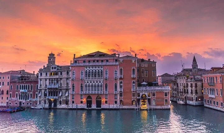 Private Transfer from Milan to Venice with a 2h Stop in Verona