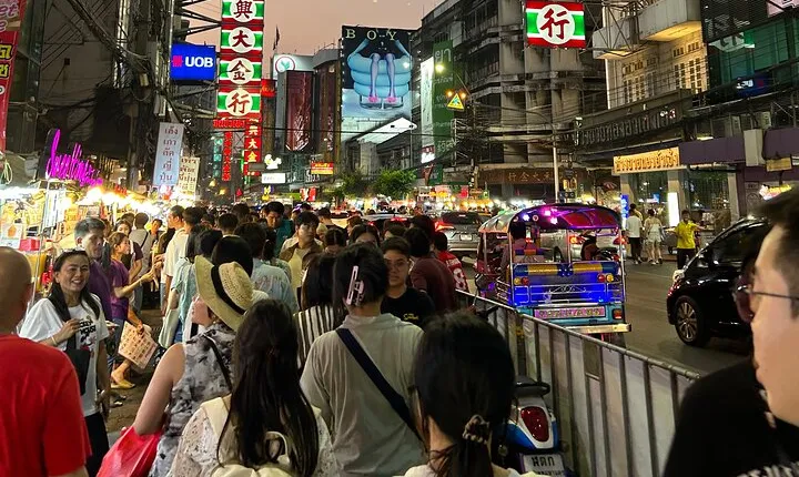 Chinatown Street Food Small Group Tour in Bangkok