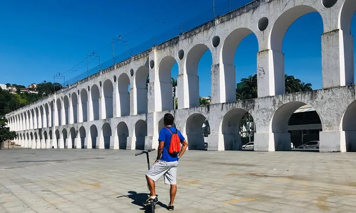 E-Scooter Ride: Lapa + Santa Teresa + Selaron Stairs