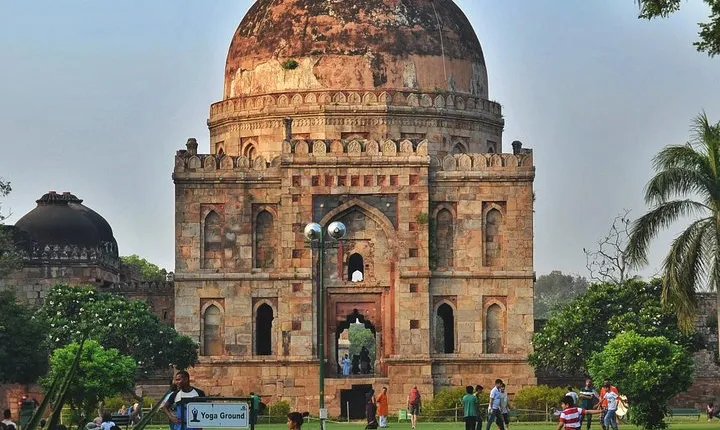 Delhi's Historical Gardens Walk Tour