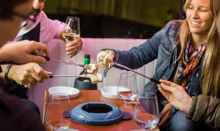 Zurich eTukTuk Private Tour - with Cheese Fondue and Wine