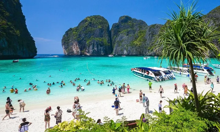 Full Day Tour of Phi Phi Island by Big Boat from Rasada Pier, Phuket
