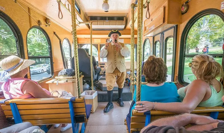 90-Min Narrated Trolley Tour of Lexington and Concord, MA