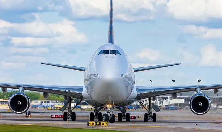 Private transfers between London Heathrow - London Stansted Airports