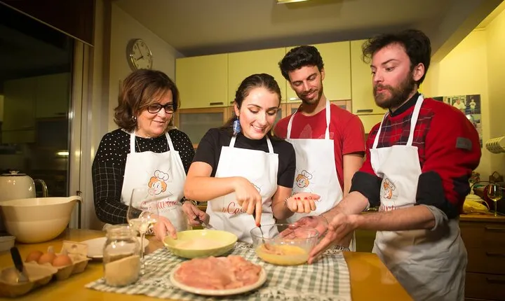 Cesarine: Private Pasta & Tiramisu in Montepulciano Local's Home