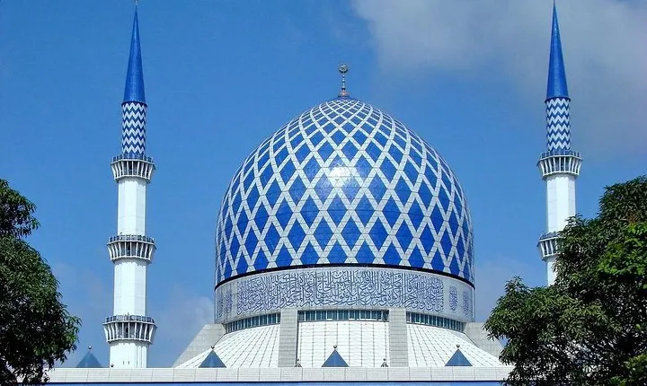 Batu Caves And Blue Mosque Tour From Kuala Lumpur