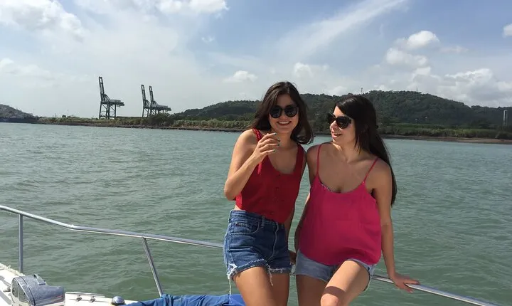 Private Fishing & Scenic Cruise – 27ft Proline | Panama Bay