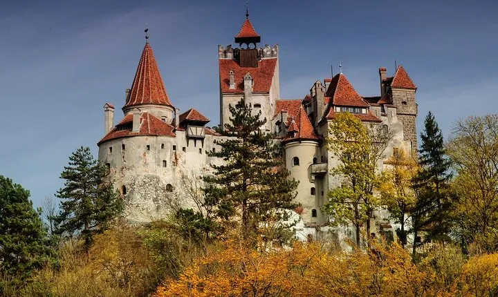 Castle trip from Brasov: PRIVATE Tour to Bran Castle & Peles Palace in Sinaia