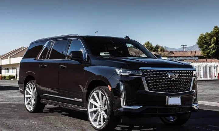 Luxury SUV O'Hare/Midway Airport (Meet & Greet) -> Chicago OneWay