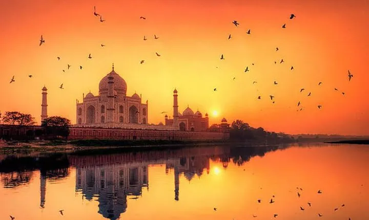 Early Morning Sunrise Taj Mahal and Agra Fort From Delhi By Express Highway