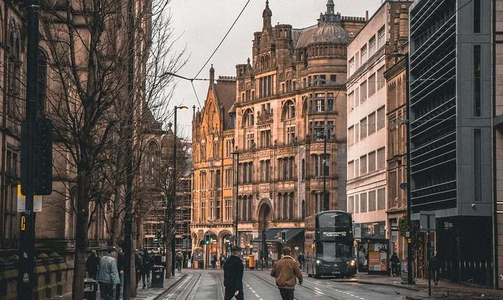 Manchester Exclusive 2 Hours Private Walking Journey