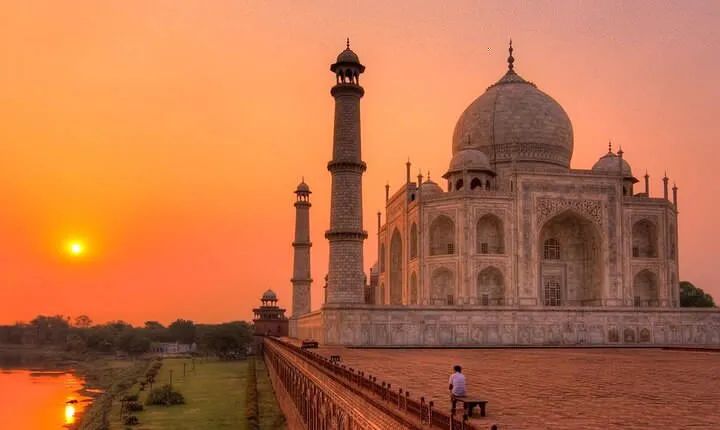 Private Taj Mahal Sunrise with Agra Day Tour from Delhi