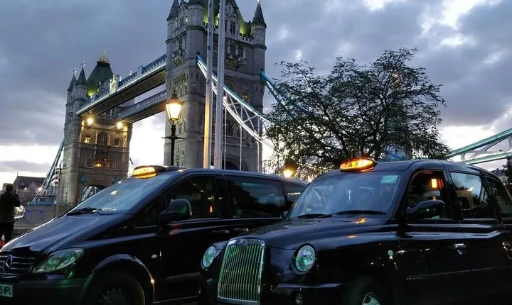 Private 2-Hour Night Tour of London in an Iconic Black Cab