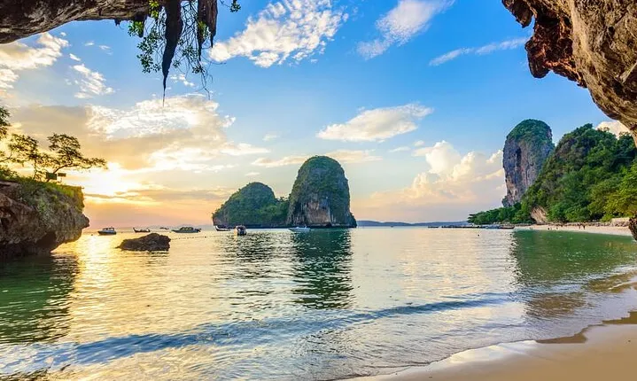 4 Island Joint Tour by Speed Boat from Krabi