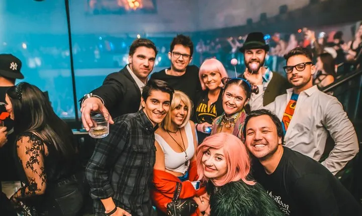 Las Vegas : Ultimate Party Pass with Free Drinks & Party Bus