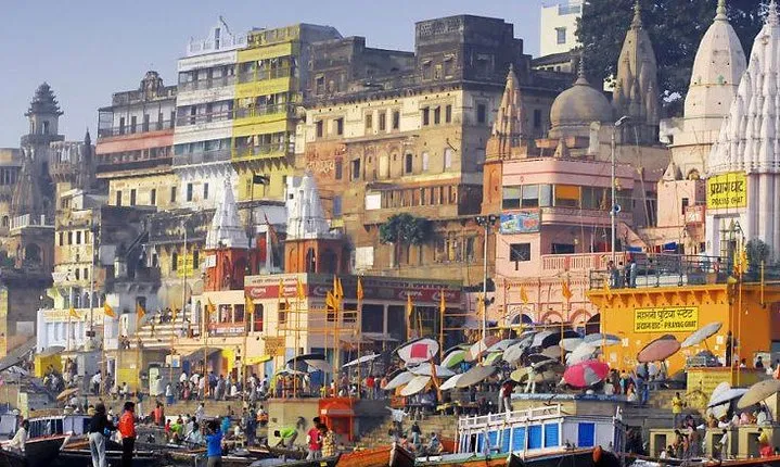 Varanasi to Bodhgaya Multiday Tour with Breakfast.