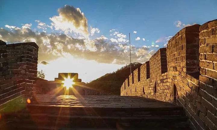 Beijing Private Layover Tour of Mutianyu Great Wall and Jingshan Park