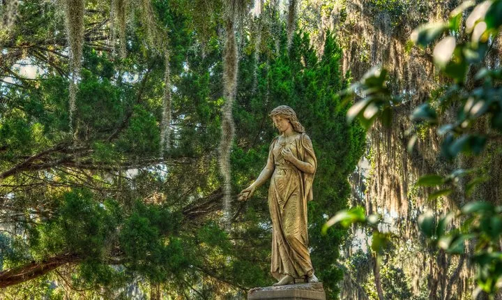 Savannah's Bonaventure Cemetery Tour