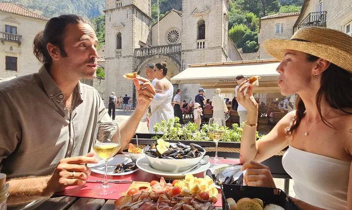 Private Walking tour with Wine and Food 