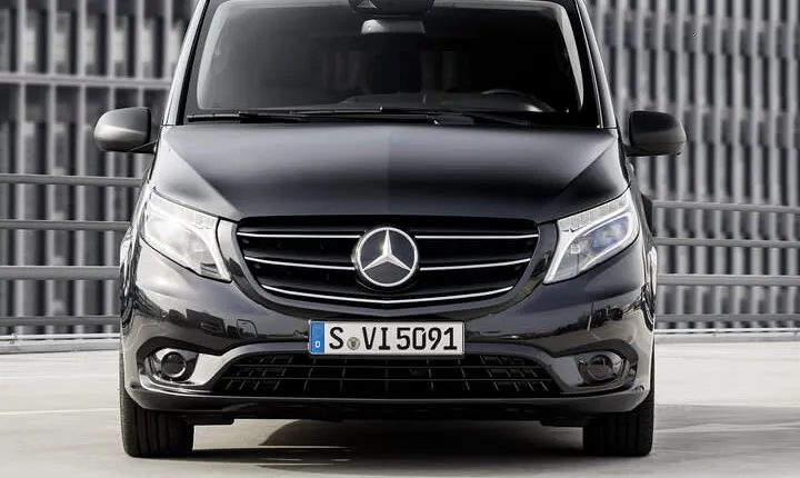 Private 4-hour Paris Tour including 2-hour Lunch Cruise on Seine River 