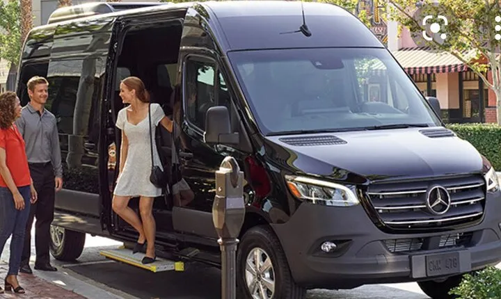 Boca Raton Black Car Services (UP TO 14 PASS)