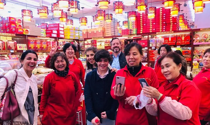 4-Hour Beijing Shopping Tour with Dim Sum Lunch