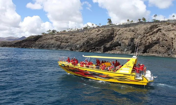 2.5-hour Lanzarote Sunset Cruise from Marina Puerto del Carmen