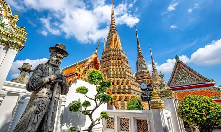 Selfie Muslim City Tour Mosque Reclining Buddha and Halal Lunch