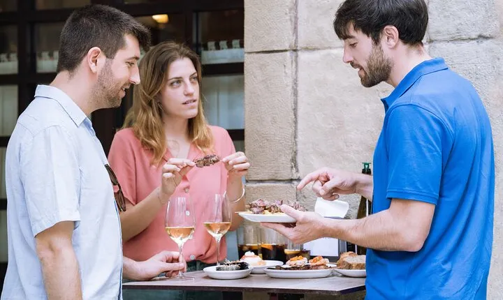 San Sebastian Food Tour: Pintxo Tasting Paired with Spanish Wines