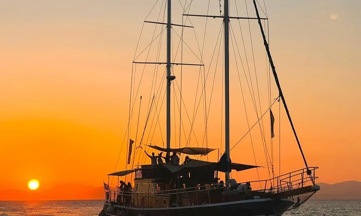 Sunset Dinner Cruise: Sunset, Swim, Drinks, and Dinner Onboard